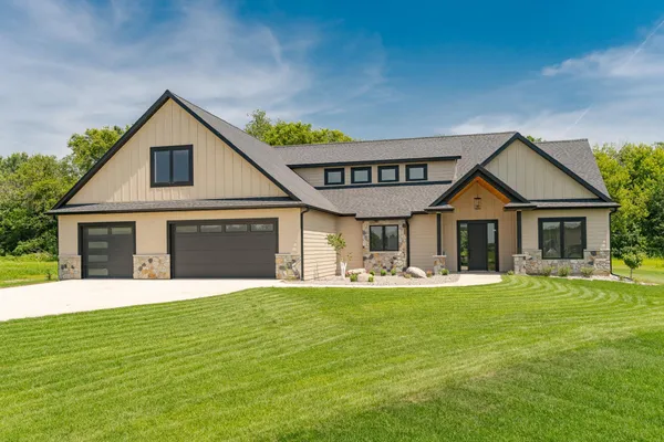 $1,160,000 | 7414 Skyward Lane Northwest, Rochester, MN 55901