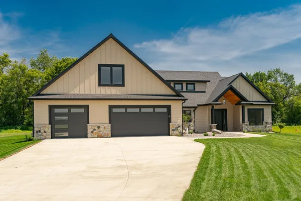 $1,160,000 | 7414 Skyward Lane Northwest, Rochester, MN 55901