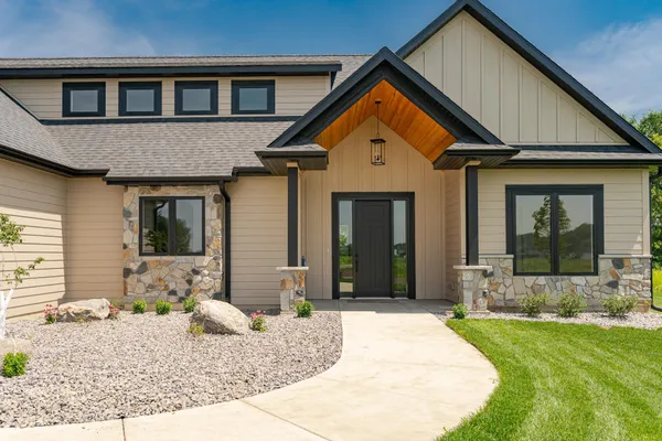 $1,160,000 | 7414 Skyward Lane Northwest, Rochester, MN 55901