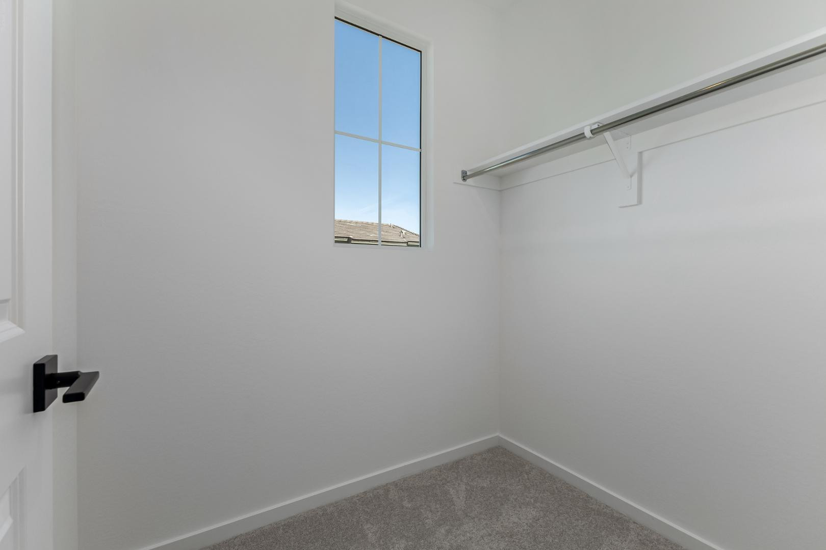 2436 West Maximo Way Phoenix, AZ 85085 - Photo 24 of 37 a small space with a window