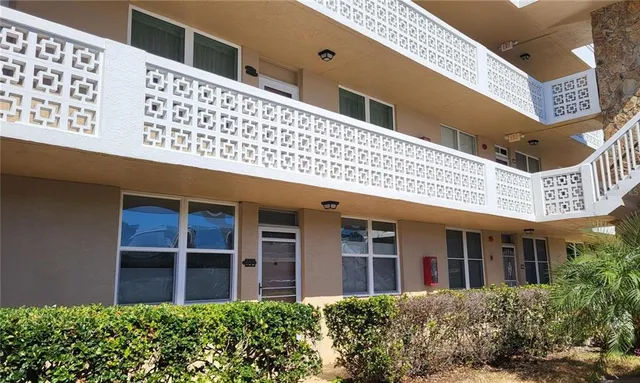 $199,900 | 4915 Bay Street Northeast, Unit 334, Seminole, FL 33776