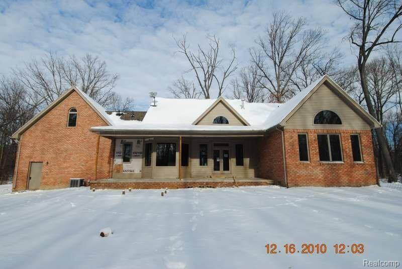 6601 Oakville Waltz Road Carleton, MI 48117 - Photo 12 of 12 Rear