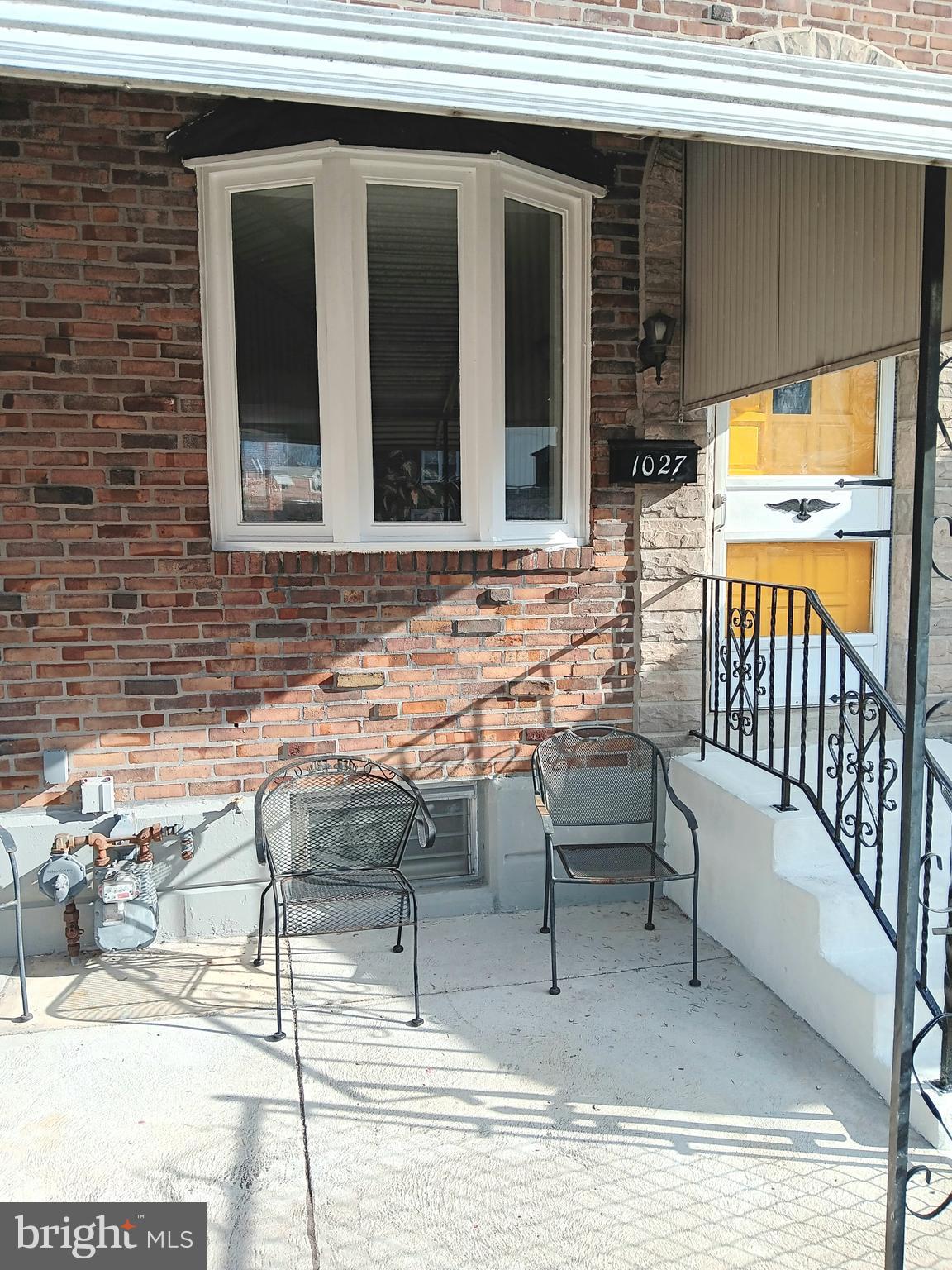 1027 Windsor Road Collingdale, PA 19023 - Photo 2 of 26 Covered Patio!!