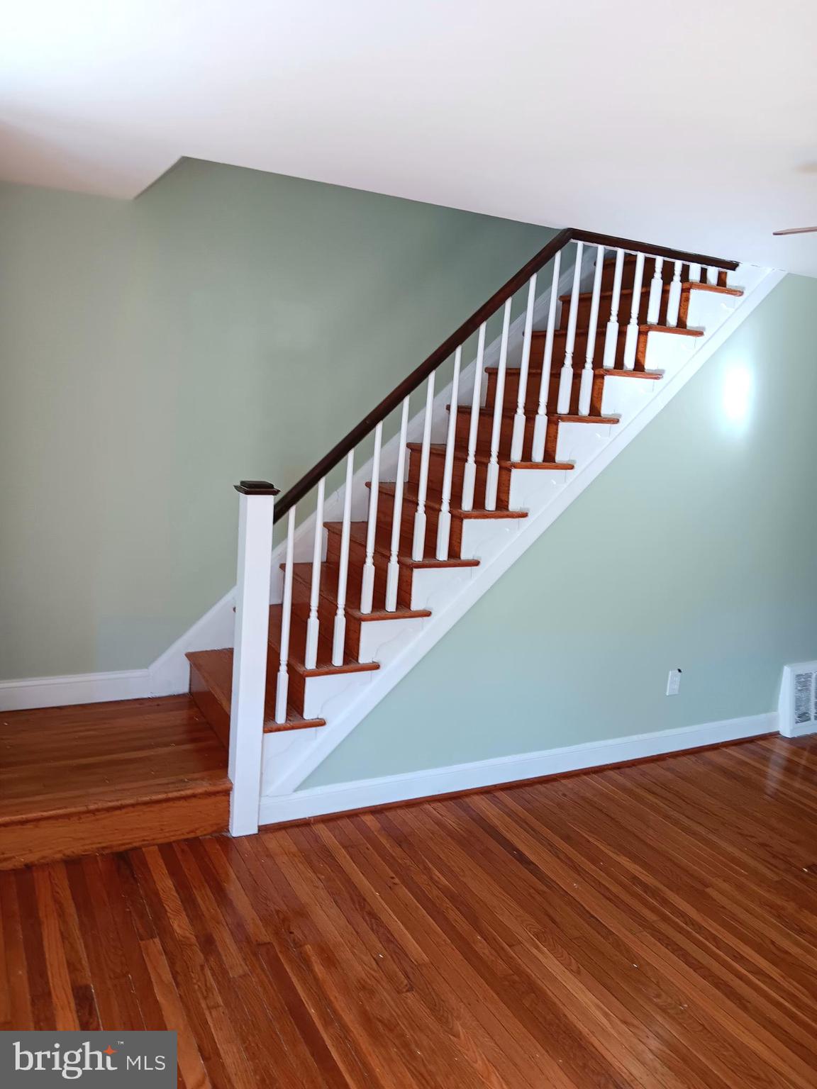 1027 Windsor Road Collingdale, PA 19023 - Photo 3 of 26 Living Rm
