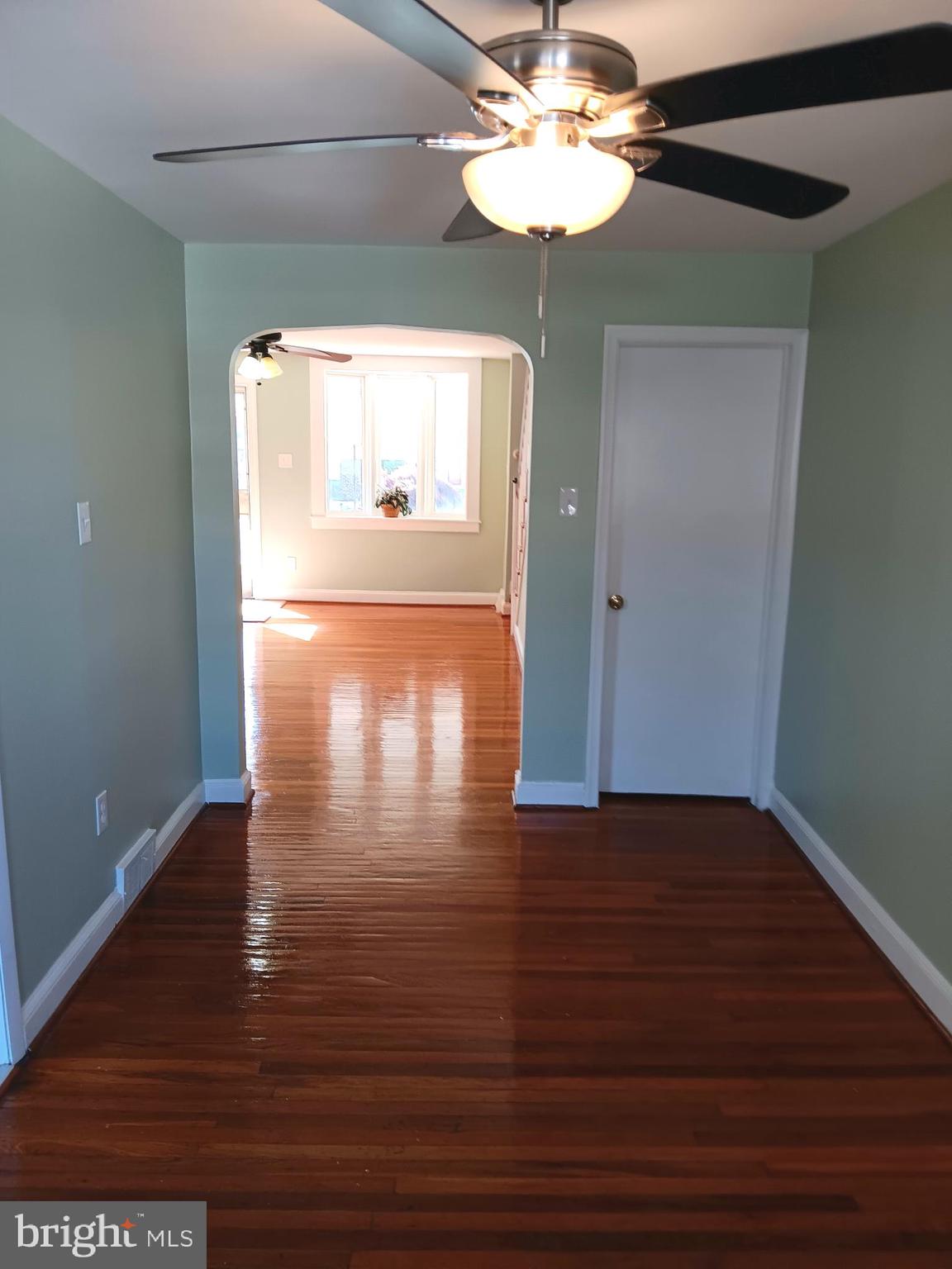 1027 Windsor Road Collingdale, PA 19023 - Photo 8 of 26 Dining Rm