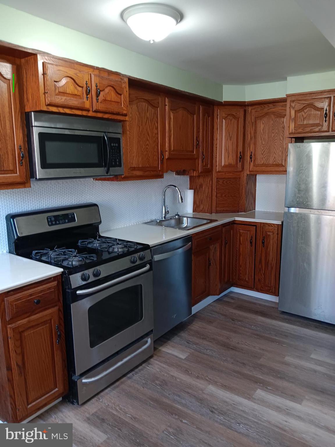1027 Windsor Road Collingdale, PA 19023 - Photo 9 of 26 Kitchen