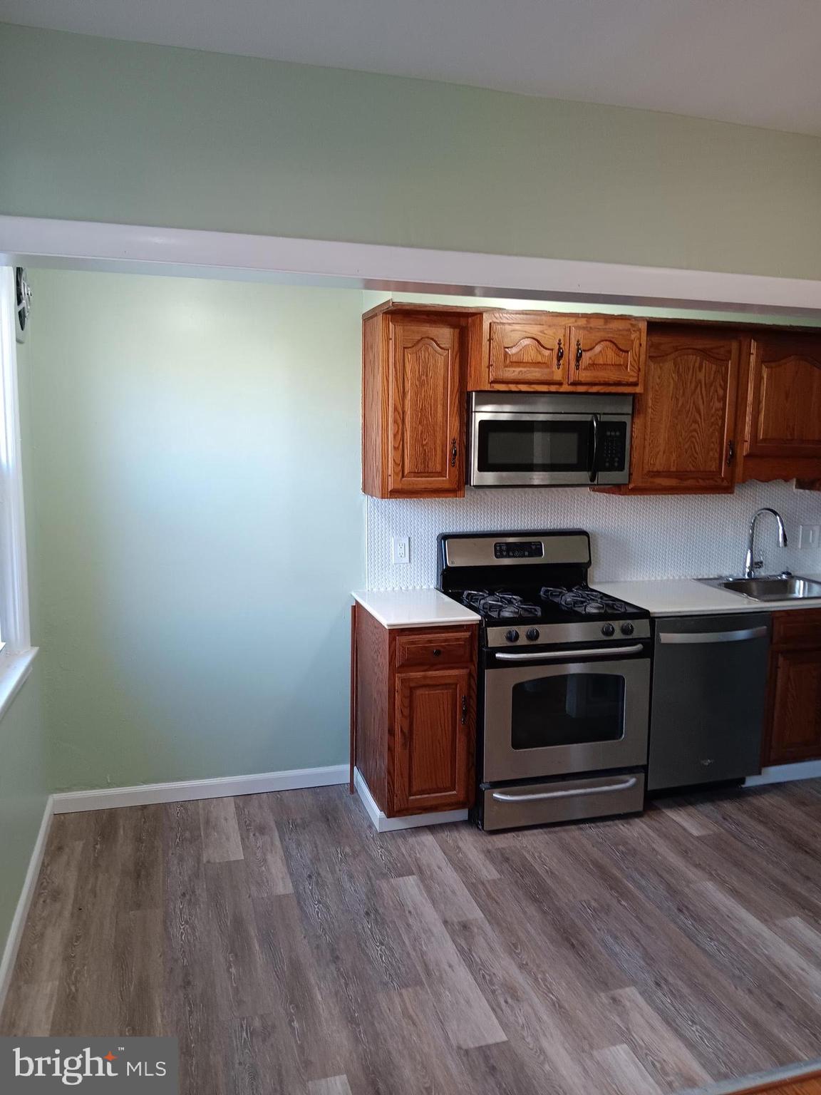 1027 Windsor Road Collingdale, PA 19023 - Photo 10 of 26 Kitchen