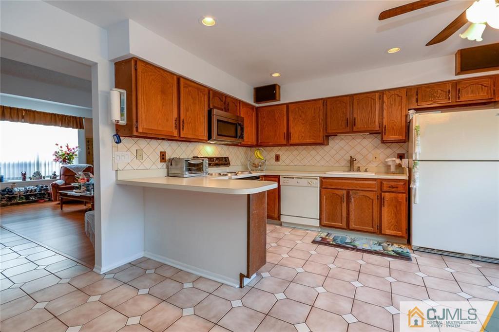 7 Rutledge Court East Brunswick, NJ 08816 - Photo 11 of 21 Gallery Image 11
