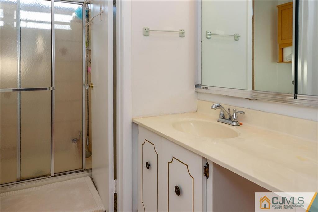 7 Rutledge Court East Brunswick, NJ 08816 - Photo 13 of 21 Gallery Image 13