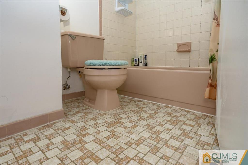7 Rutledge Court East Brunswick, NJ 08816 - Photo 15 of 21 Gallery Image 15