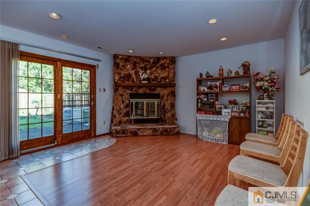 7 Rutledge Court East Brunswick, NJ 08816 - Photo 8 of 21 Gallery Image 8
