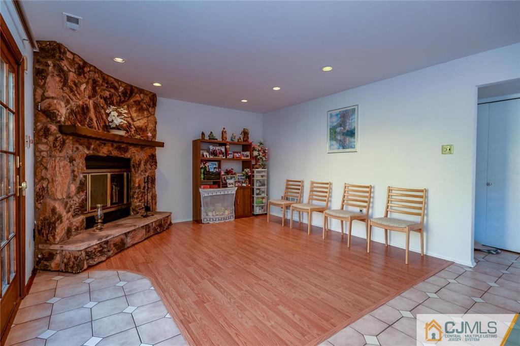 7 Rutledge Court East Brunswick, NJ 08816 - Photo 9 of 21 Gallery Image 9