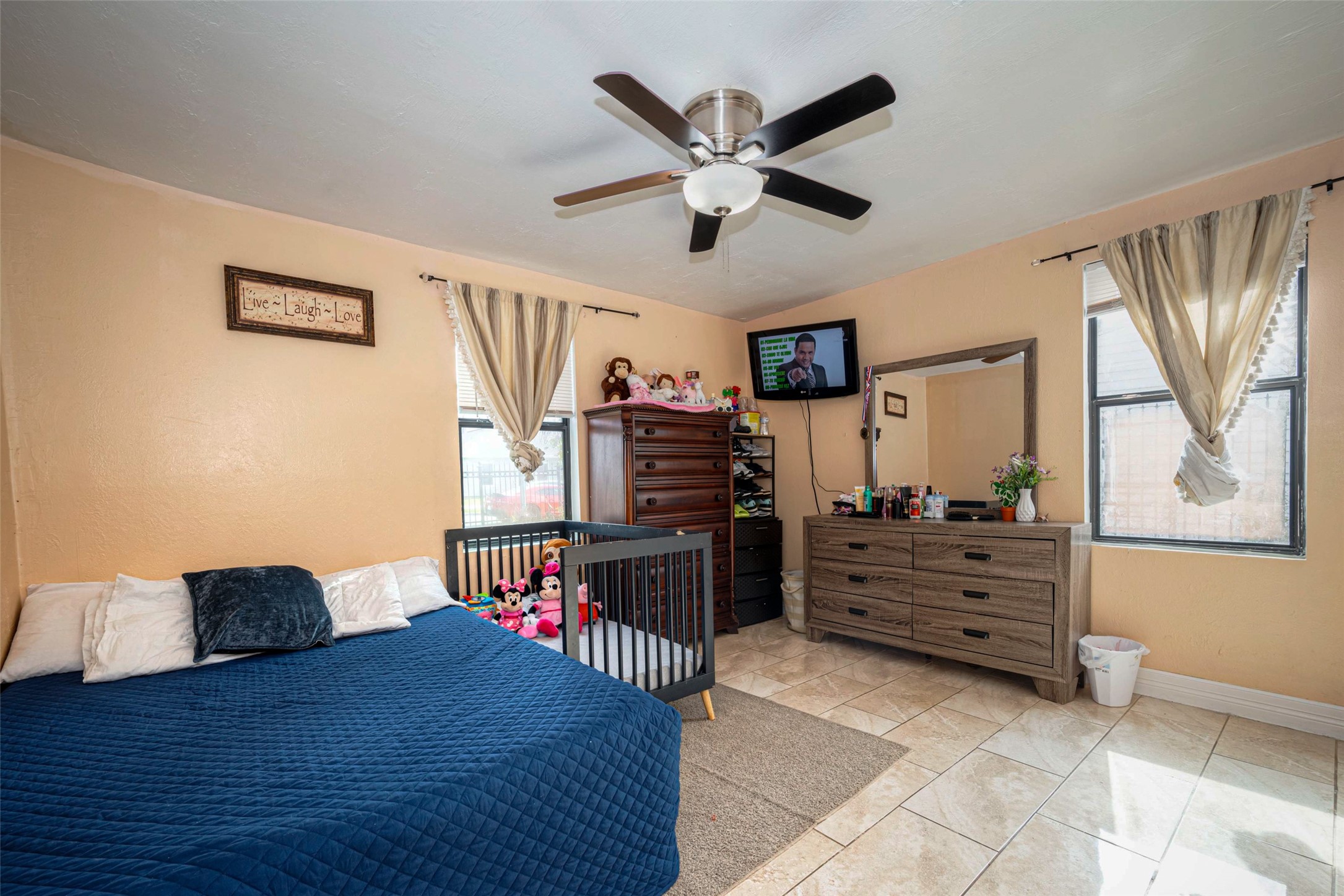 7318 Jutland Road Houston, TX 77033 - Photo 13 of 20 spacious bedroom