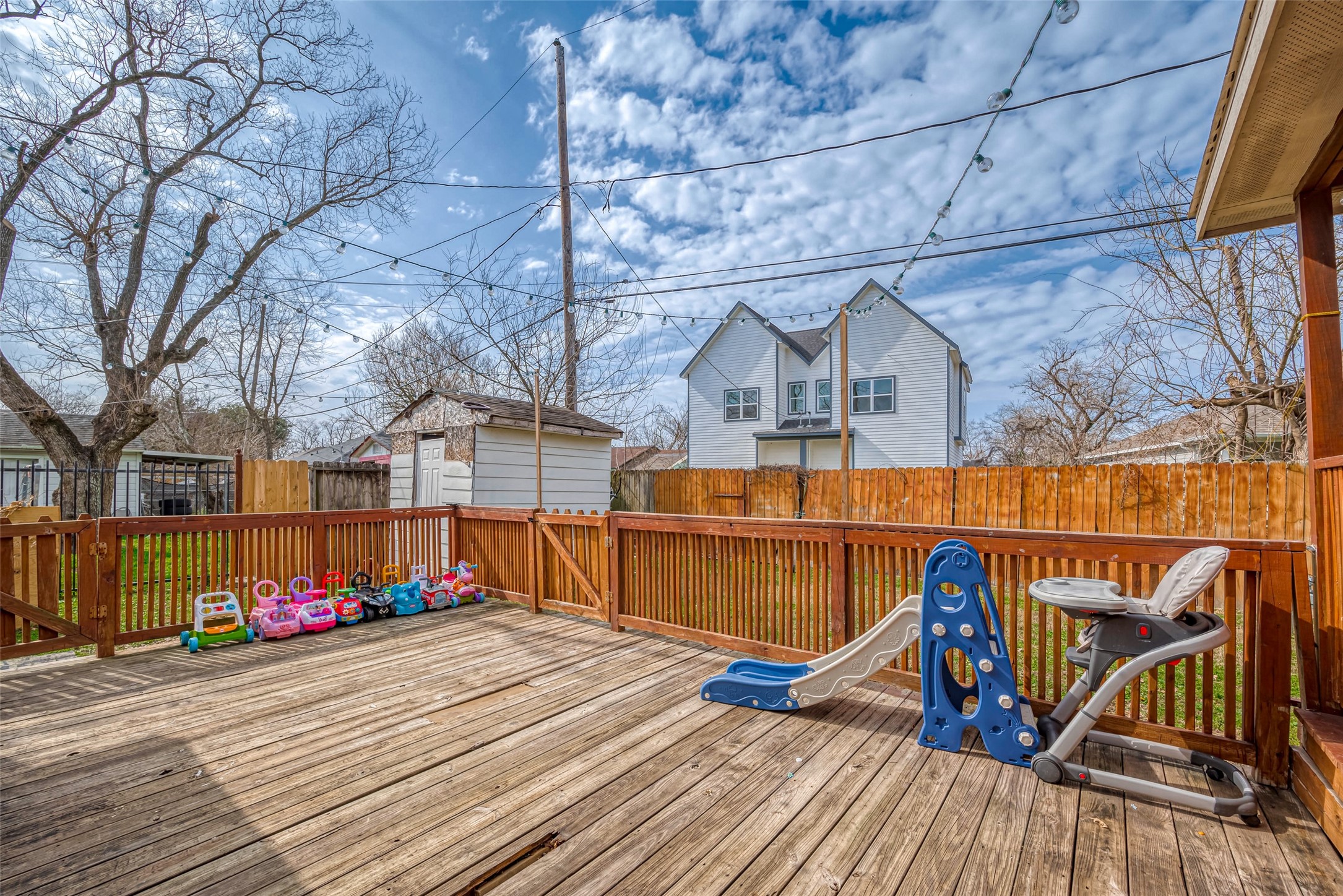 7318 Jutland Road Houston, TX 77033 - Photo 17 of 20 Spacious patio to enjoy the beautiful spring weather