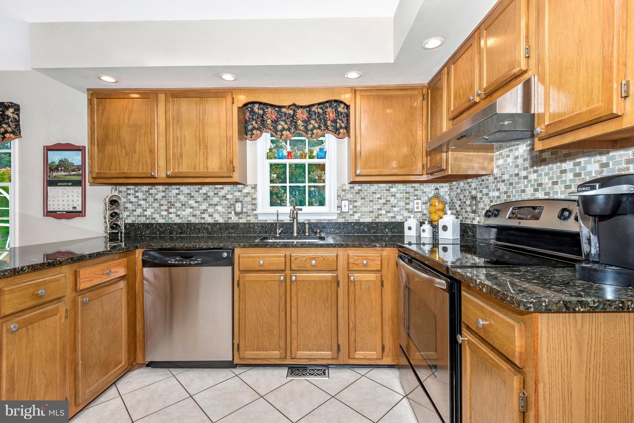 2665 Gilbert Road Mount Airy, MD 21771 - Photo 11 of 30 Kitchen has Granite Counters