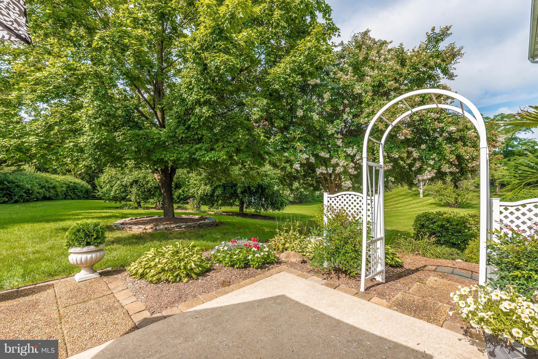 2665 Gilbert Road Mount Airy, MD 21771 - Photo 27 of 30 Trellis from Patio to Yard