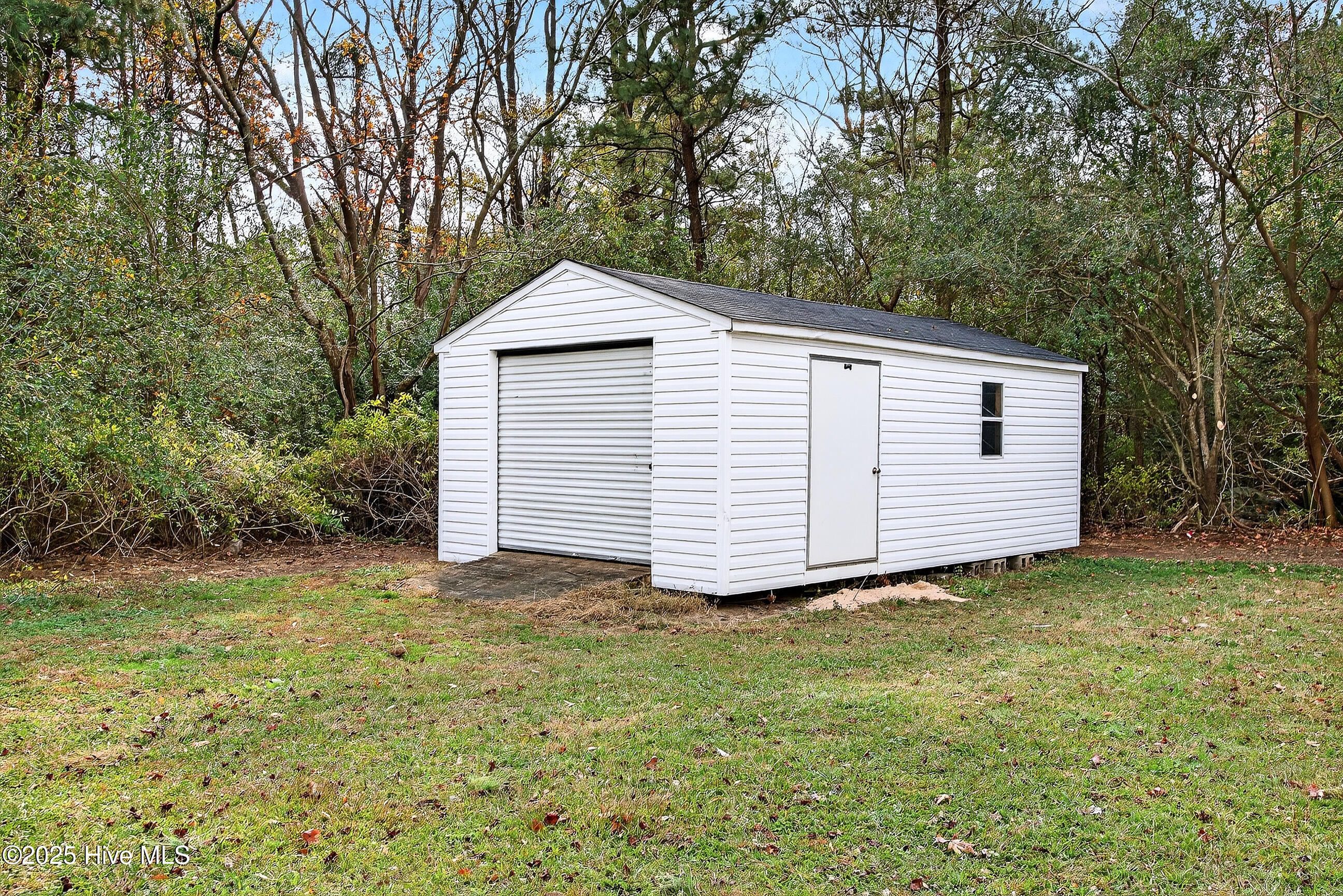 1500 Kader Merritt Road Rose Hill, NC 28458 - Photo 34 of 43 Utility Shed