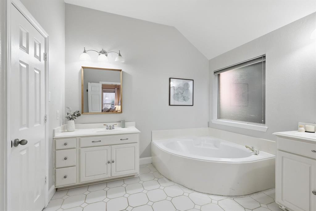 1325 Rustic Timbers Lane Flower Mound, TX 75028 - Photo 29 of 40