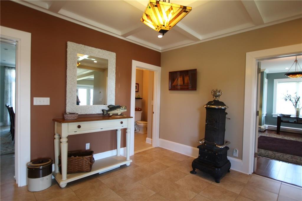 93 Main Street Lubec, ME 04652 - Photo 4 of 35 Informal foyer