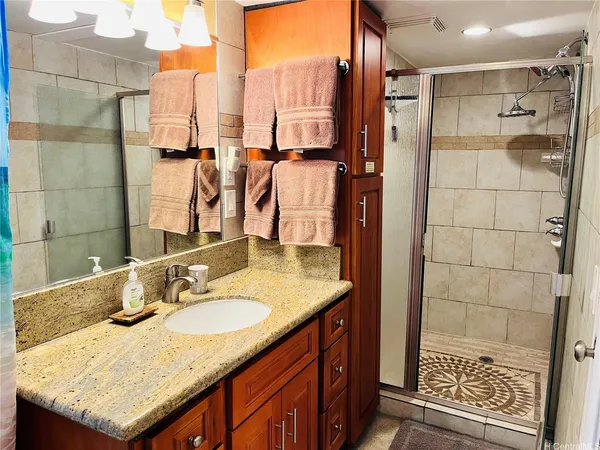 $2,800 | 2440 Kūhiō Avenue, Unit 1510, Honolulu, HI 96815