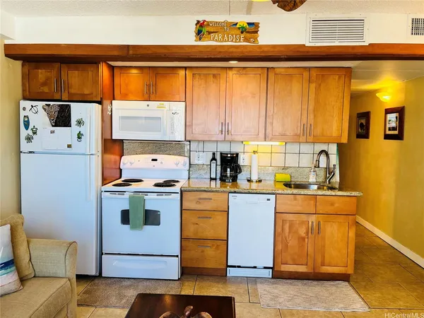 $2,800 | 2440 Kūhiō Avenue, Unit 1510, Honolulu, HI 96815