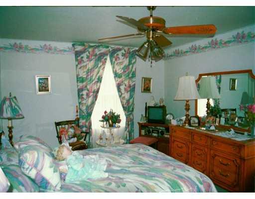 904 Greenhill Road Pittsburgh, PA 15209 - Photo 6 of 8 Master Bedroom.