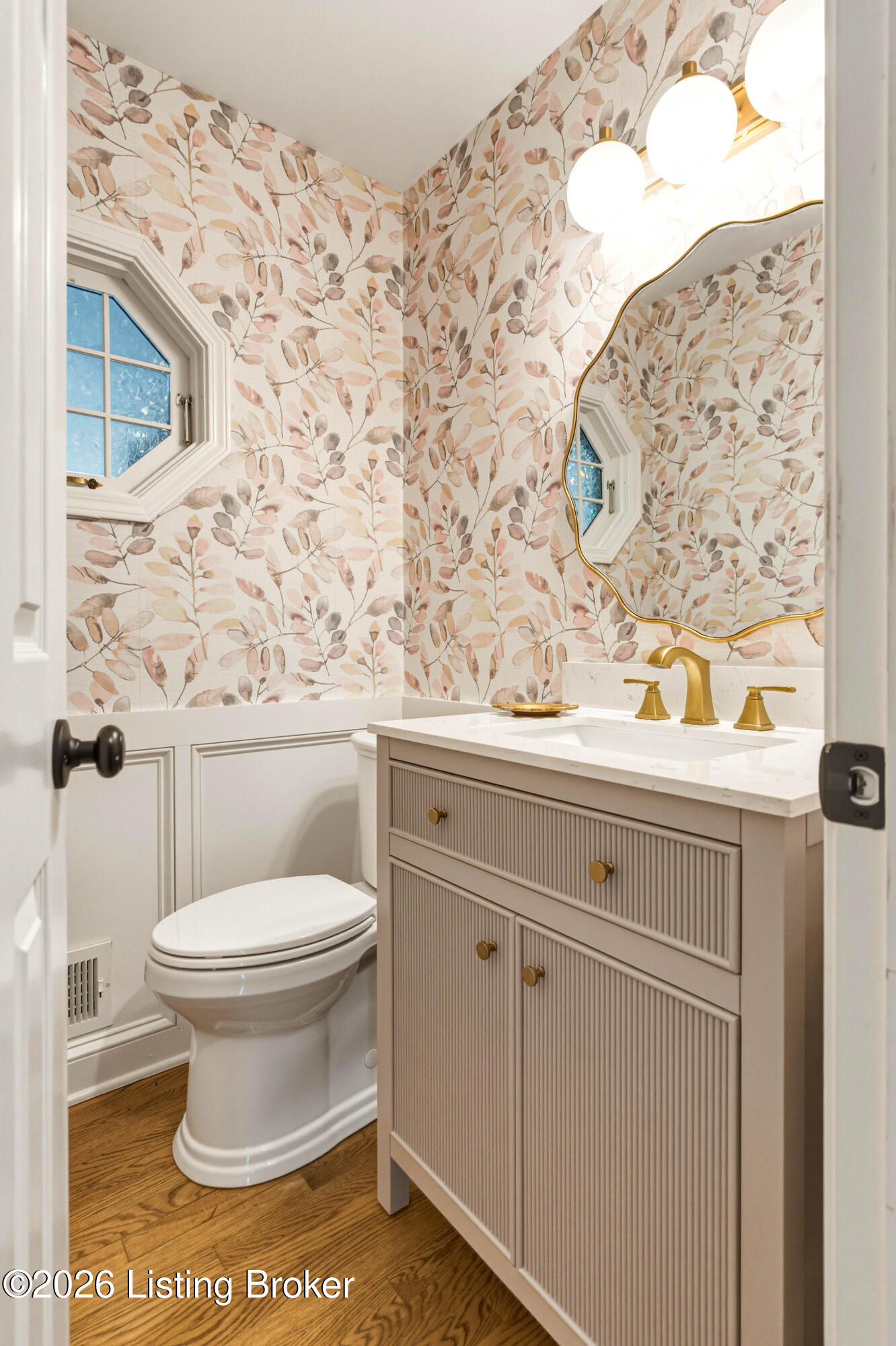 10418 Long Home Road Louisville, KY 40291 - Photo 20 of 48 Powder Room