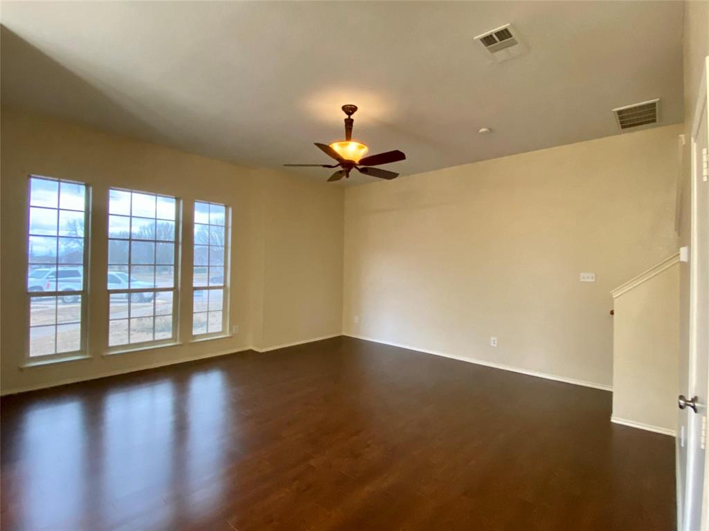 550 Monarch Drive Lancaster, TX 75146 - Photo 3 of 11