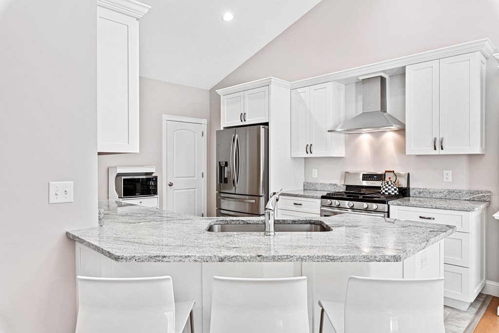 38 Warren Road Sturbridge, MA 01518 - Photo 10 of 42