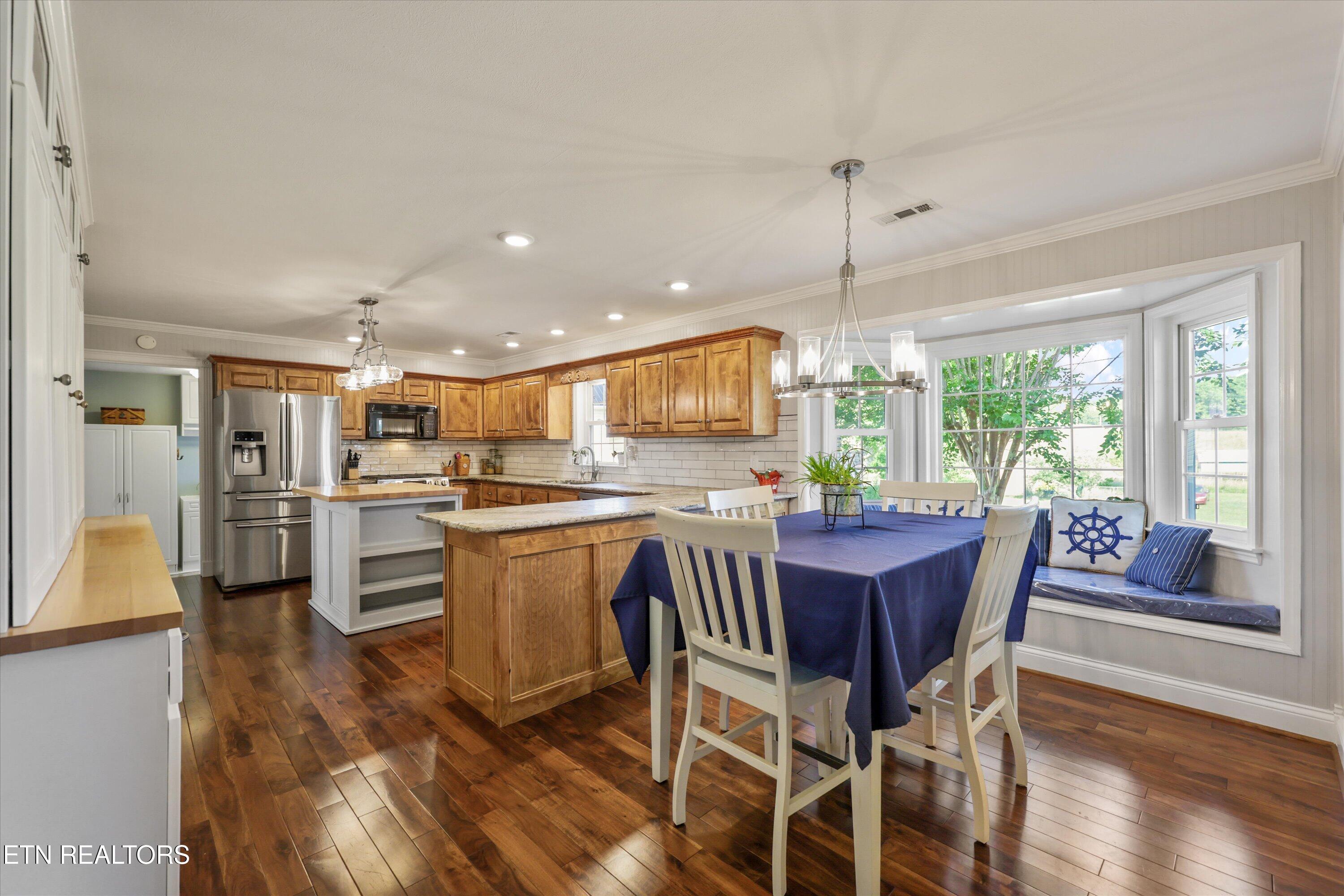 1167 Sable Road Spring City, TN 37381 - Photo 12 of 48 Eat-in Kitchen