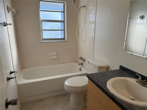 $1,750 | 6039 20th Street, Zephyrhills, FL 33542