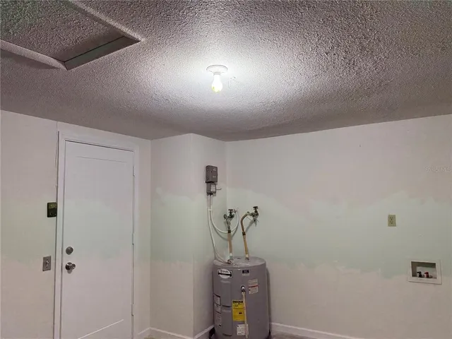 $1,800 | 6039 20th Street, Zephyrhills, FL 33542