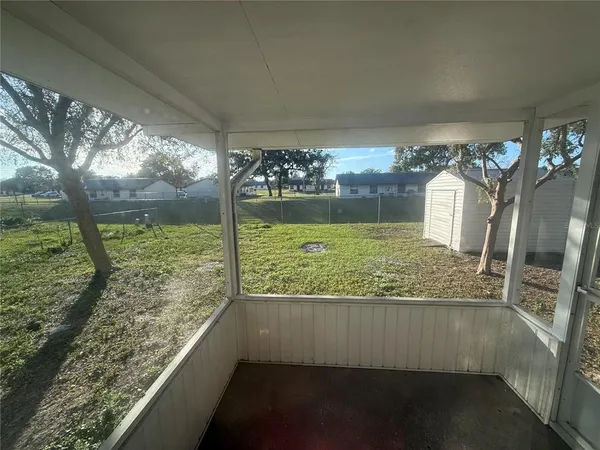 $1,750 | 6039 20th Street, Zephyrhills, FL 33542