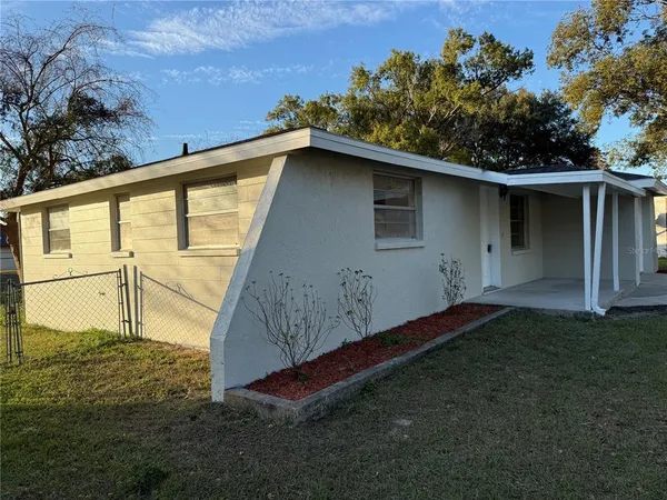 $1,750 | 6039 20th Street, Zephyrhills, FL 33542