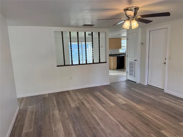 $1,800 | 6039 20th Street, Zephyrhills, FL 33542