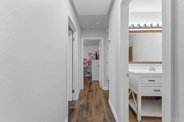 $804,999 | 927 Cottonwood Court, Corona, CA 92879