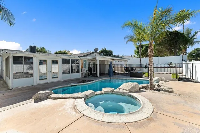 $804,999 | 927 Cottonwood Court, Corona, CA 92879