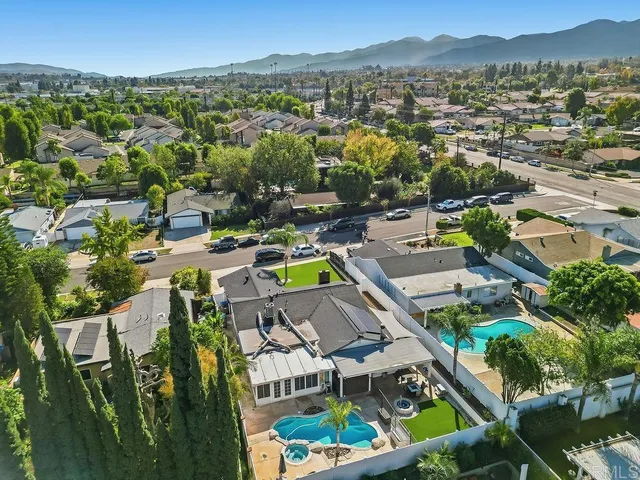 $804,999 | 927 Cottonwood Court, Corona, CA 92879