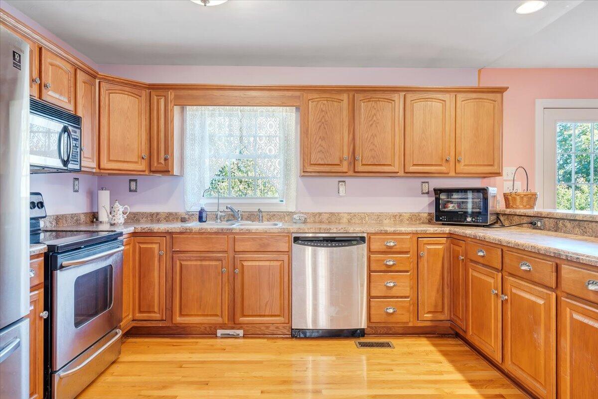 8454 Goodview Road Goodview, VA 24095 - Photo 13 of 63 10-MIB04423