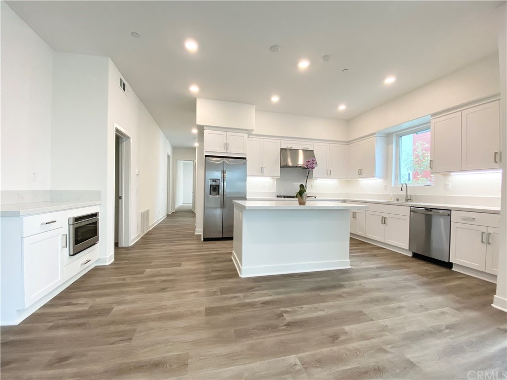 375 Transport Tustin, CA 92782 - Photo 5 of 35