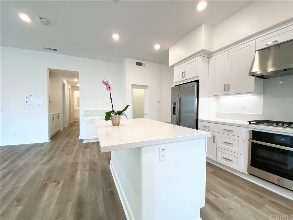 375 Transport Tustin, CA 92782 - Photo 6 of 35