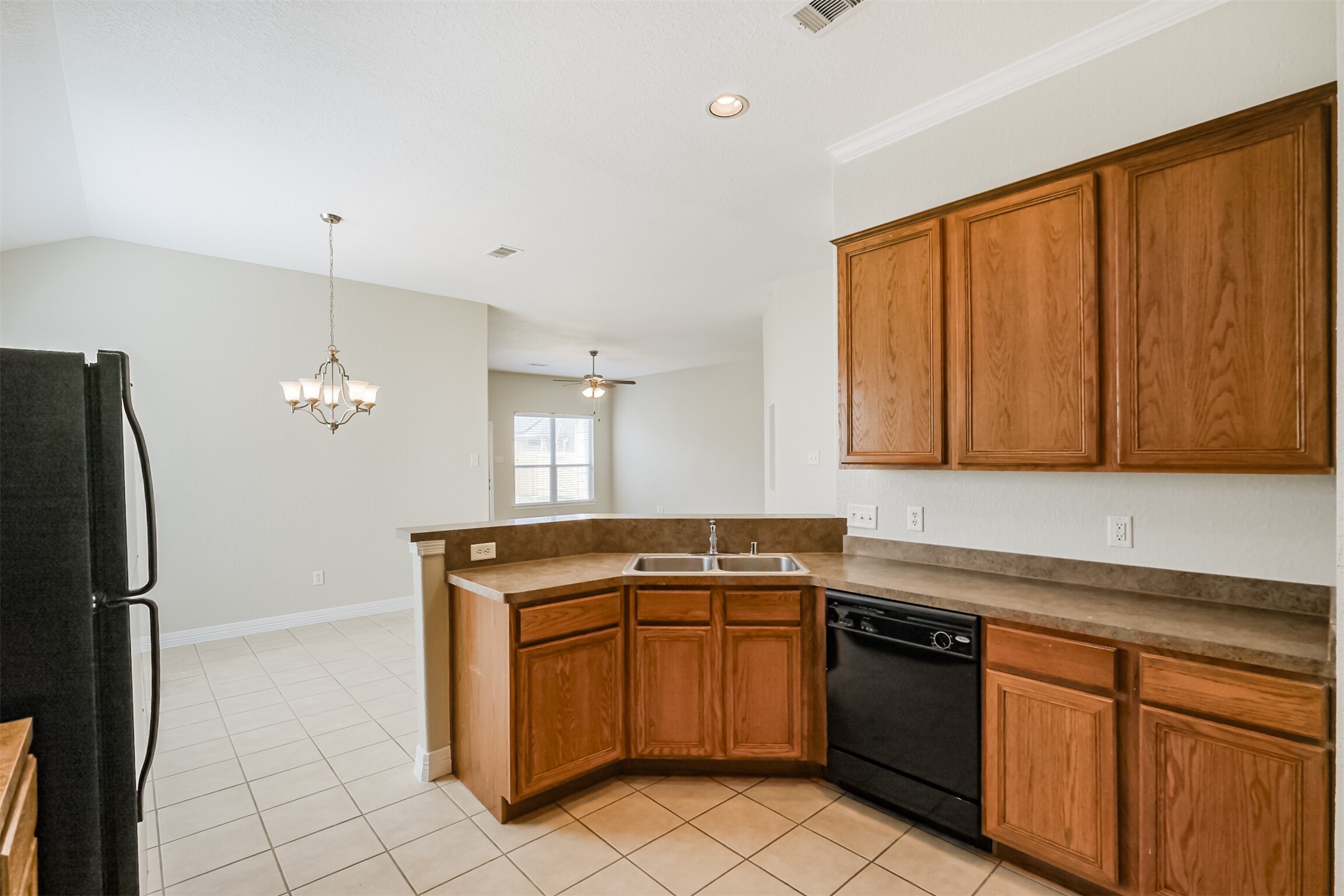 5811 Ranch Riata Court Katy, TX 77449 - Photo 14 of 35