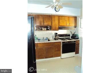566 Welbrook Road Essex, MD 21221 - Photo 3 of 9 Kitchen
