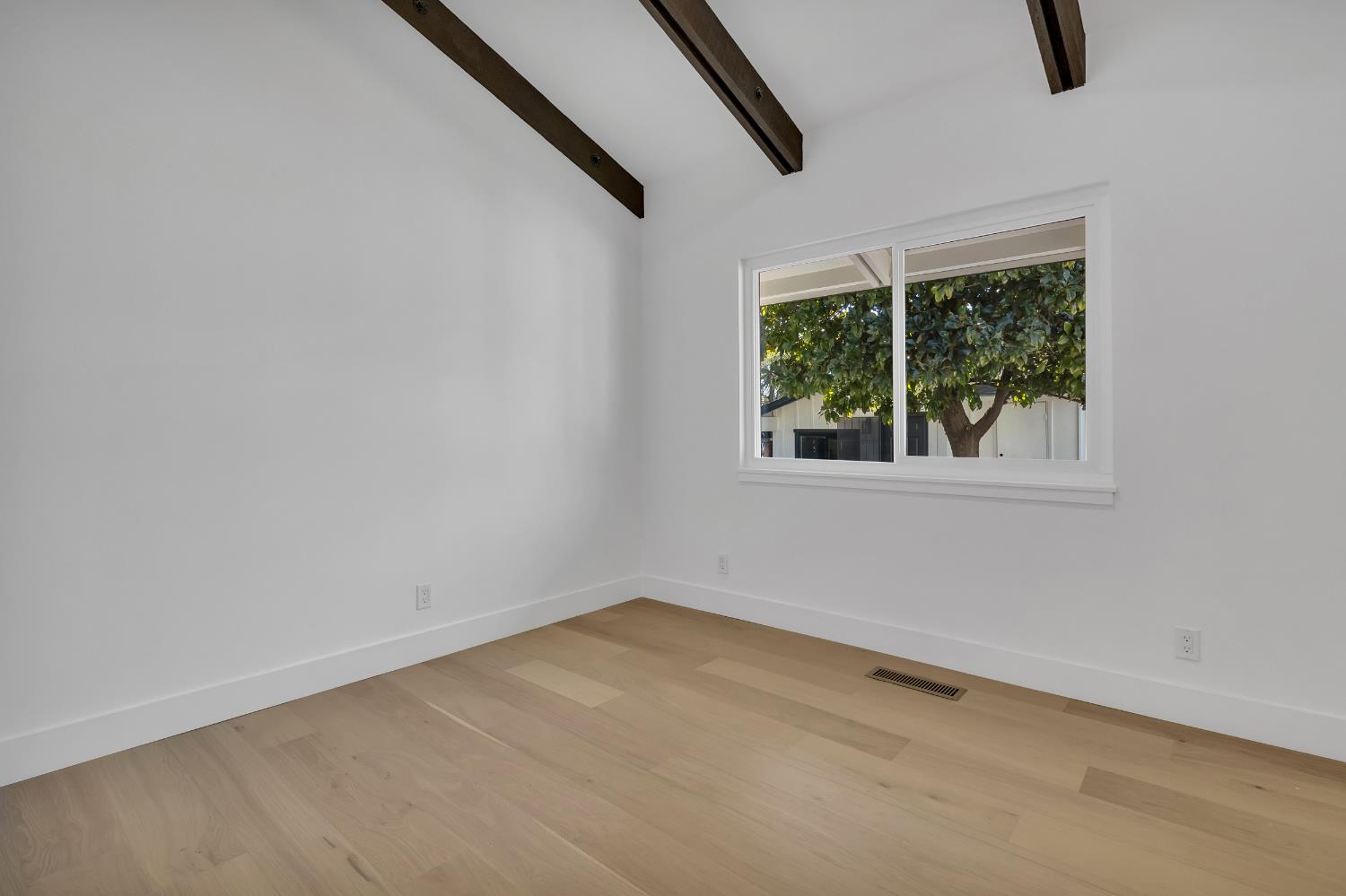 3053 Boeing Road Cameron Park, CA 95682 - Photo 34 of 67 an empty room with windows