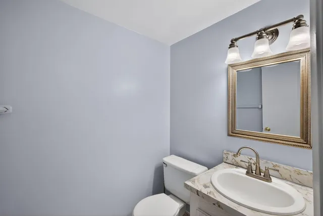 $1,450 | 700 Village Green Court, Unit 206, Palm Springs, FL 33461