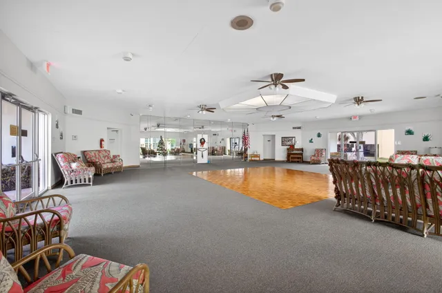 $1,575 | 700 Village Green Court, Unit 206, Palm Springs, FL 33461