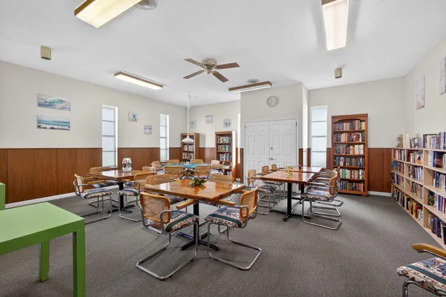 $1,575 | 700 Village Green Court, Unit 206, Palm Springs, FL 33461