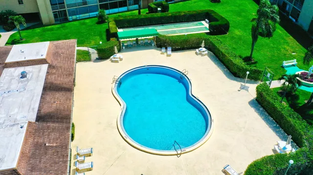 $1,450 | 700 Village Green Court, Unit 206, Palm Springs, FL 33461