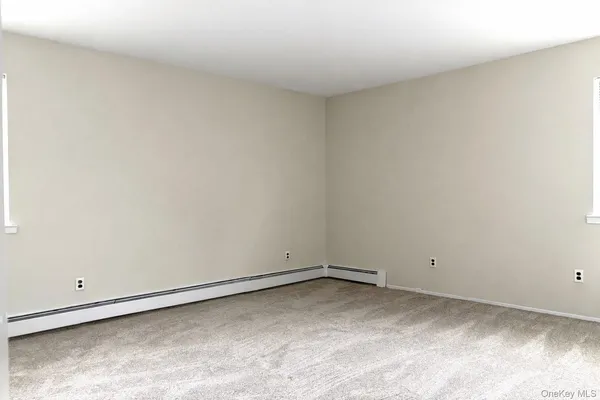 $3,500 | 17 Alex Lane, Glen Cove, NY 11542