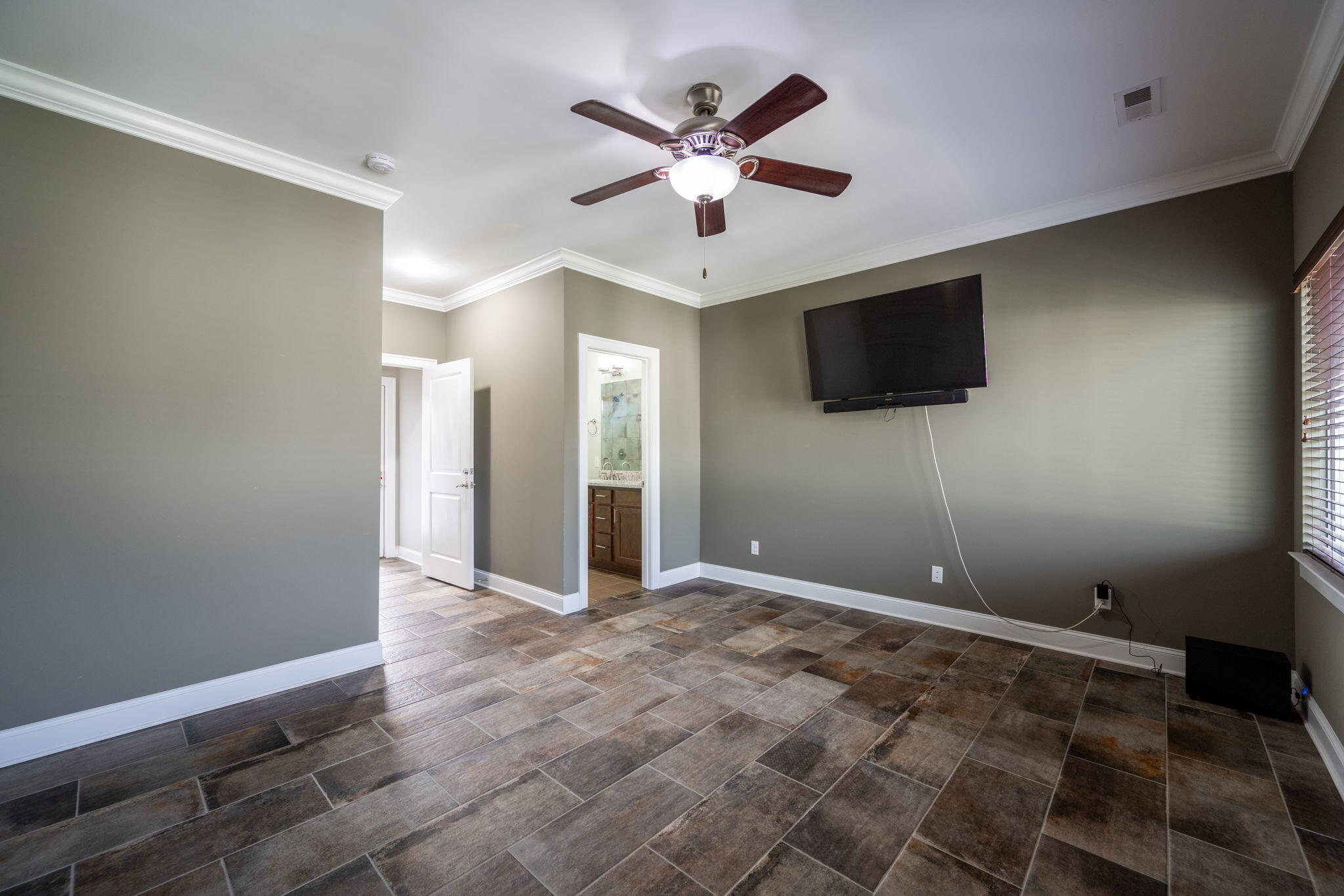 3111 St Elmo Avenue Chattanooga, TN 37408 - Photo 3 of 12 8-web-or-mls-DSC_6248